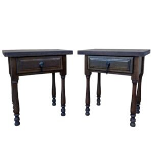 Par de mesitas de noche españolas con cajón de principios del siglo XX