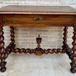 Escritorio antiguo de nogal francés, siglo XIX