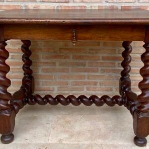 Mesa de trabajo de nogal francés de principios del siglo XIX
