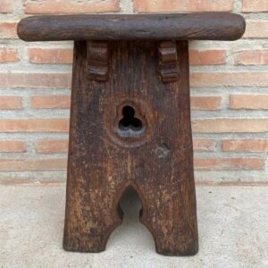 Taburete francés de roble oscuro de principios del siglo XX