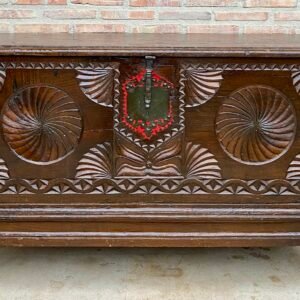 Baúl de nogal barroco español antiguo con marco tallado, década de 1890