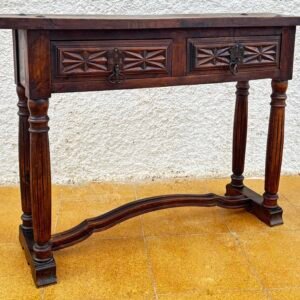 Mesa consola castellana con 2 cajones tallados, década de 1940