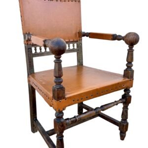 Sillón antiguo de cuero estilo Luis XIII