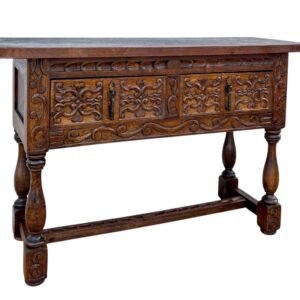 Mesa consola de madera de nogal tallada española catalana de principios del siglo XX